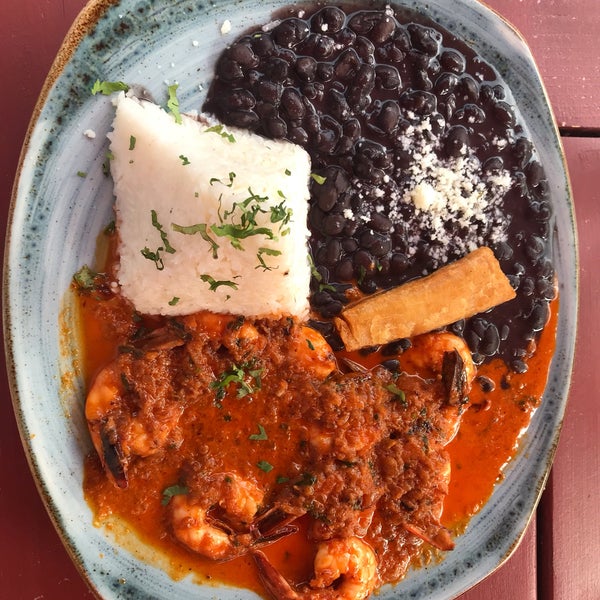 Das Foto wurde bei El Tule Mexican and Peruvian Restaurant von Chaithanya R. am 7/17/2019 aufgenommen