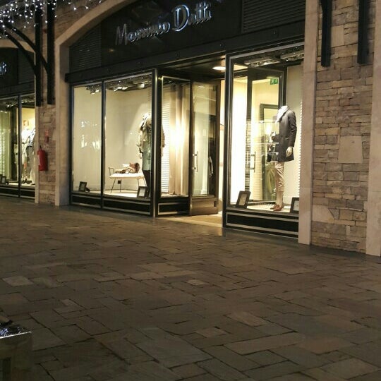 Больше не работает: Massimo Dutti, магазин одежды, Самара, Московское шоссе, 24-