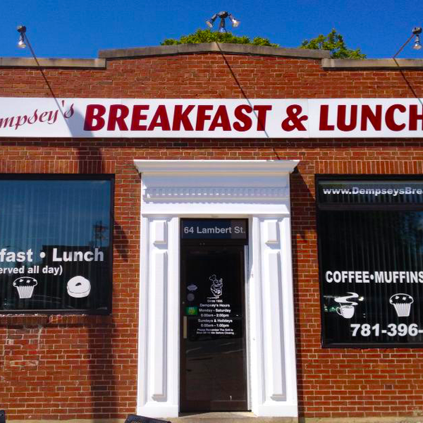 10/14/2013 tarihinde Dempsey&#39;s Breakfast and Lunchziyaretçi tarafından Dempsey&#39;s Breakfast and Lunch'de çekilen fotoğraf