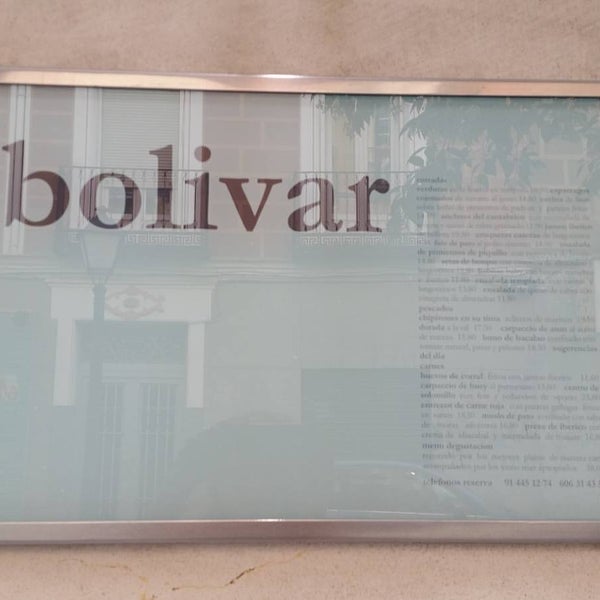 รูปภาพถ่ายที่ Bolivar โดย LasMonicadas เมื่อ 10/3/2015