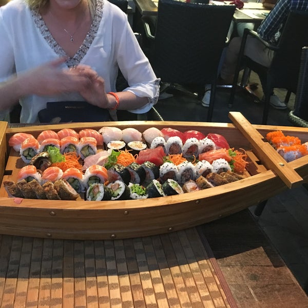 Photo taken at Tokyo Sushi by Maxim😎 L. on 8/13/2016