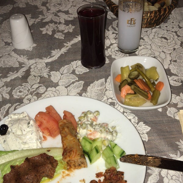 Foto diambil di Altınkalp Restaurant Düğün Salonu oleh Burak T. pada 1/10/2018