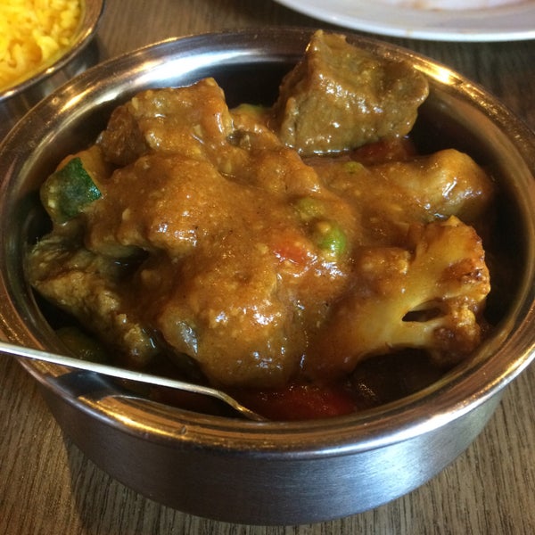 Photo taken at Shalimar Restaurant by ekin a. on 6/15/2015