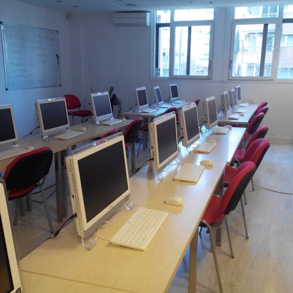 1/13/2014 tarihinde Elena C.ziyaretçi tarafından Aula CM'de çekilen fotoğraf