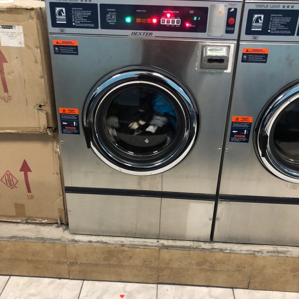 Super Laundromat Laundromat in East Harlem