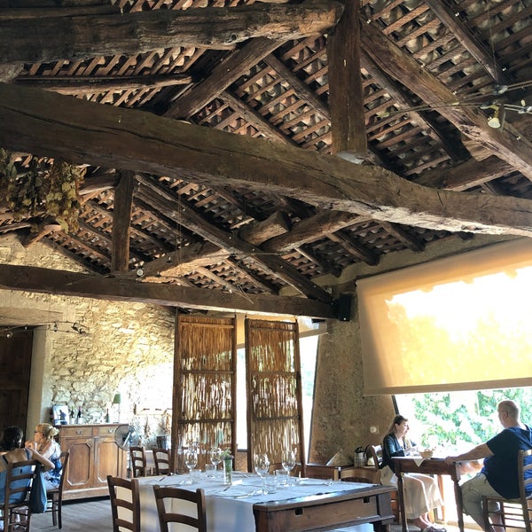 If you’re looking for some Tuscany style hills, 45’ from Milan; amazing locally produced wine and superb food with a spectacular view: this, my friends, is the right place.