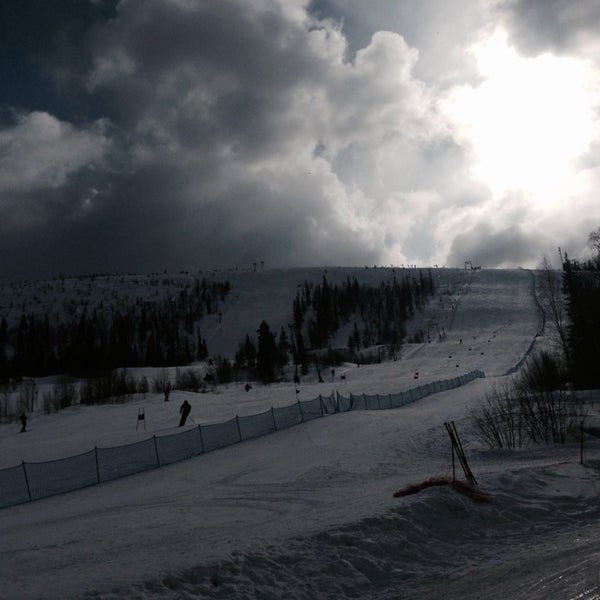 салма гора. салма горнолыжный комплекс веб камера. салма полярные зори горнолыжный курорт. салма горнолыжный комплекс летом. полярные зори склоны горнолыжные.