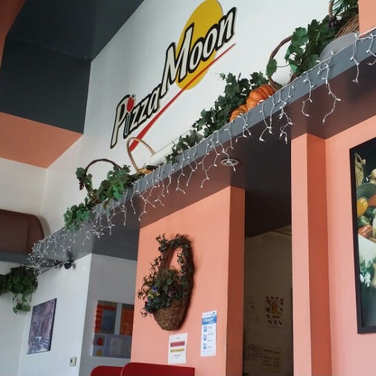 Pizza Moon - Pizzeria in Los Angeles