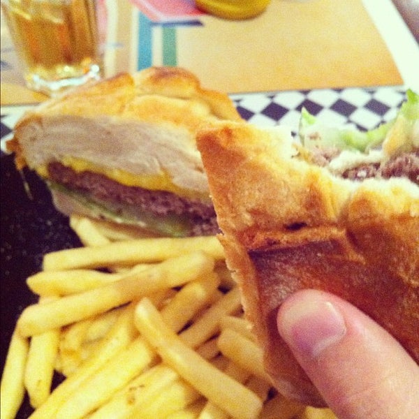 11/16/2012에 Felipe G.님이 Vintage Burger에서 찍은 사진