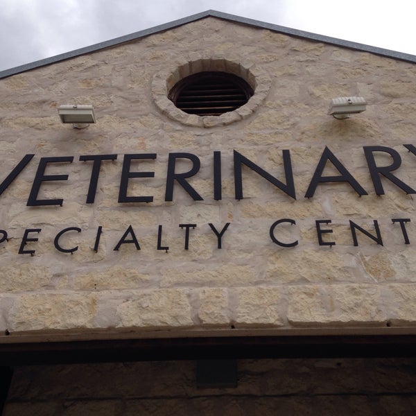 Photo taken at Heart of Texas Veterinary Specialty Center by Todd D. on 12/10/2014
