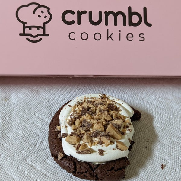 Crumbl Cookies Dessert Shop in Orlando