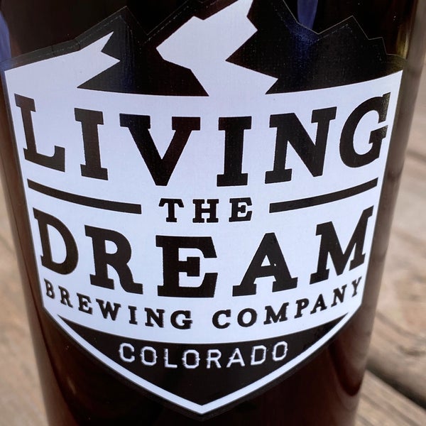 8/17/2020 tarihinde Steve M.ziyaretçi tarafından Living The Dream Brewing'de çekilen fotoğraf