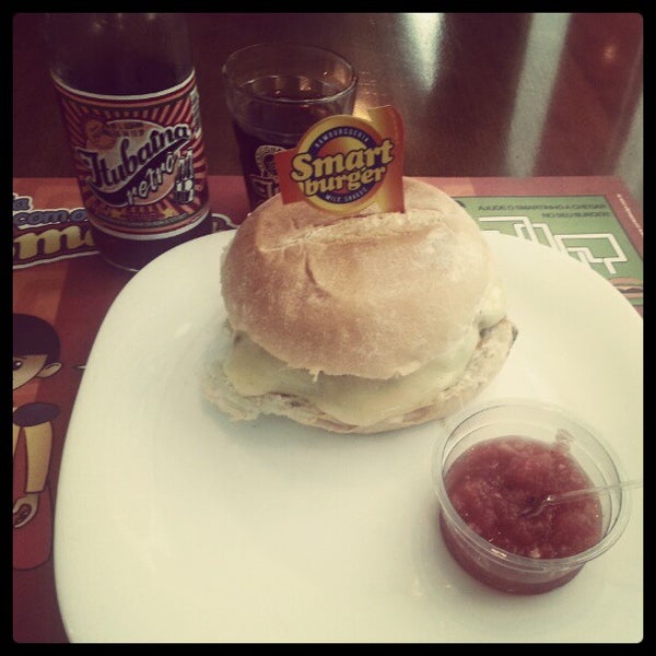 รูปภาพถ่ายที่ Smart Burger โดย Mauricio T. เมื่อ 11/24/2012
