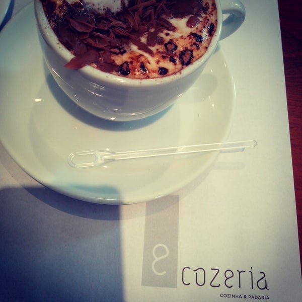 รูปภาพถ่ายที่ Cozeria - Cozinha &amp; Padaria โดย Rafaela G. เมื่อ 5/1/2014