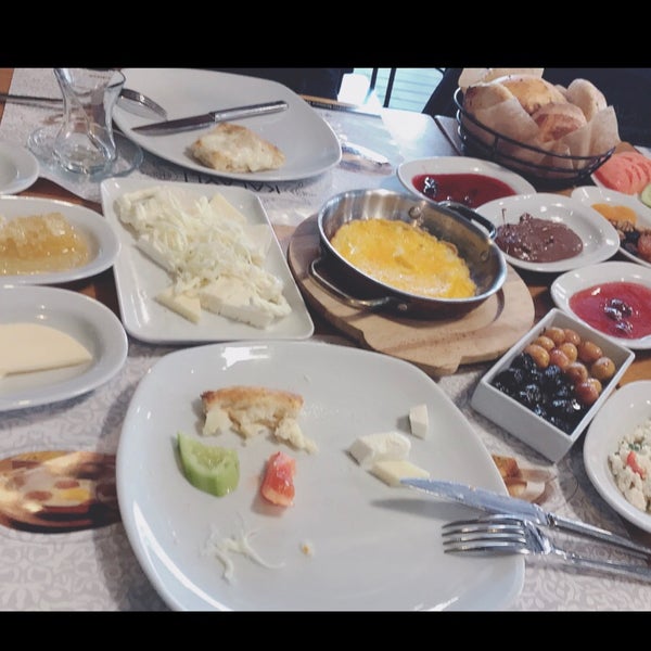 Foto diambil di Kalaylı Restoran oleh Emel pada 4/12/2018