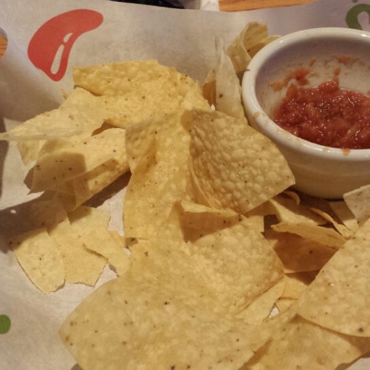 Photo taken at Chili&#39;s Grill &amp; Bar by Melissa S. on 11/6/2013