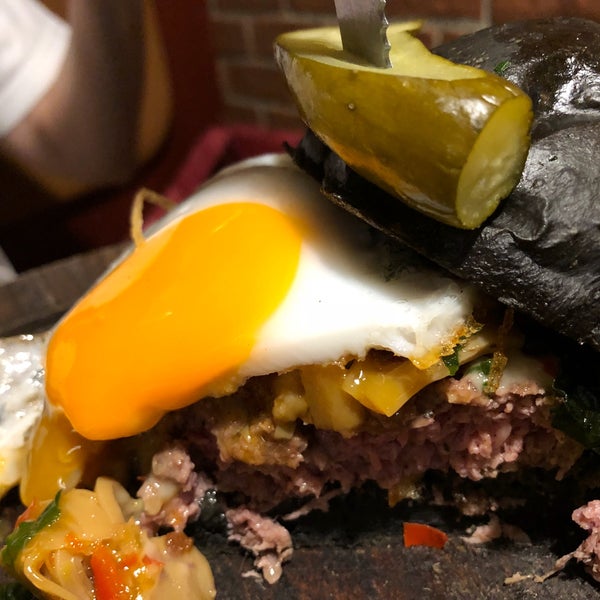 Zhoei Burger