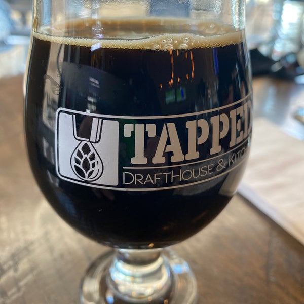 Photo taken at Tapped DraftHouse &amp; Kitchen - Spring by Jeff C. on 11/30/2020