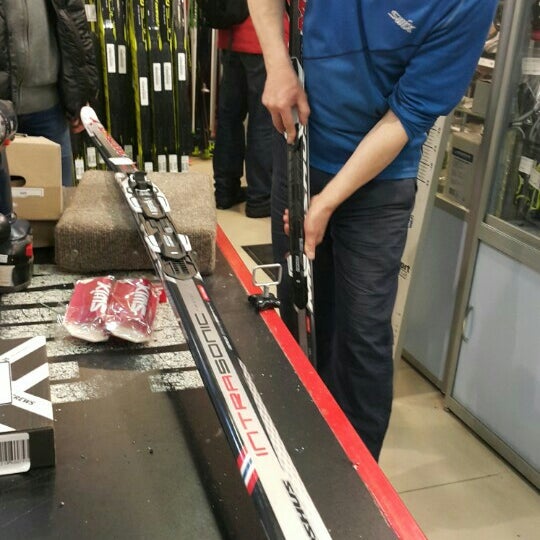 Спортивная линия санкт петербург. Спортивная линия в СПБ. Линия спорта Санкт-Петербурга. Спортивная линия Fischer Nordic Racing Center Литейный пр . фото.