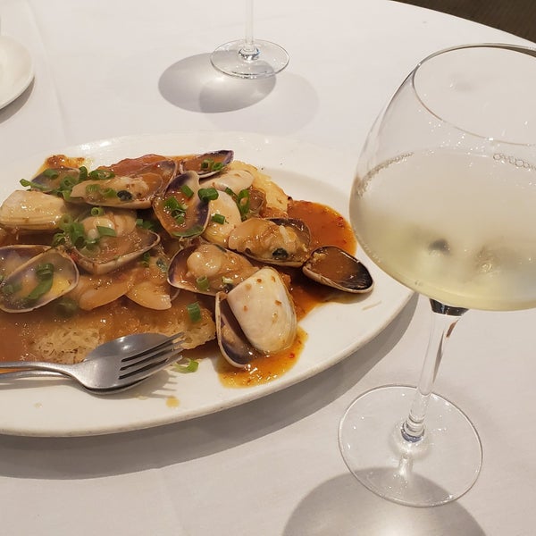 4/15/2019 tarihinde Cassie W.ziyaretçi tarafından Golden Century Seafood Restaurant'de çekilen fotoğraf