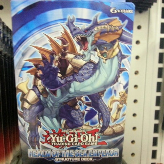 Photo taken at Toys"R"Us by Viktoria F. on 11/17/2012