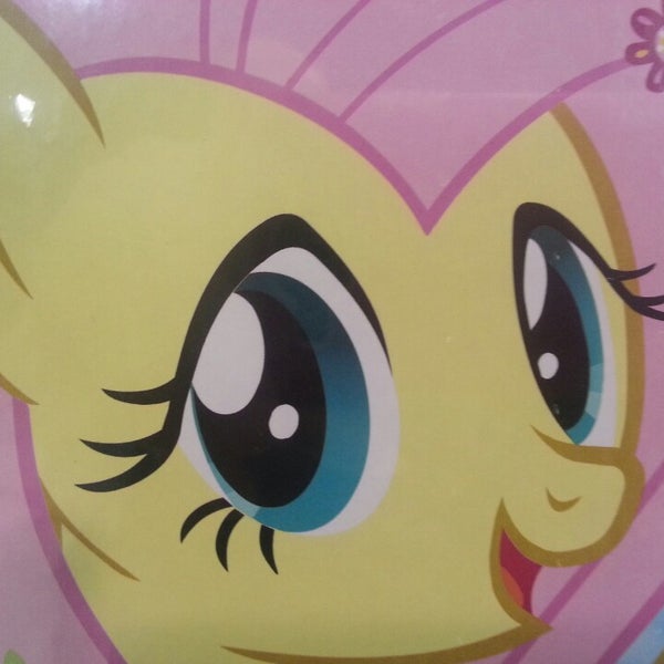 Photo taken at Toys"R"Us by Viktoria F. on 5/19/2013