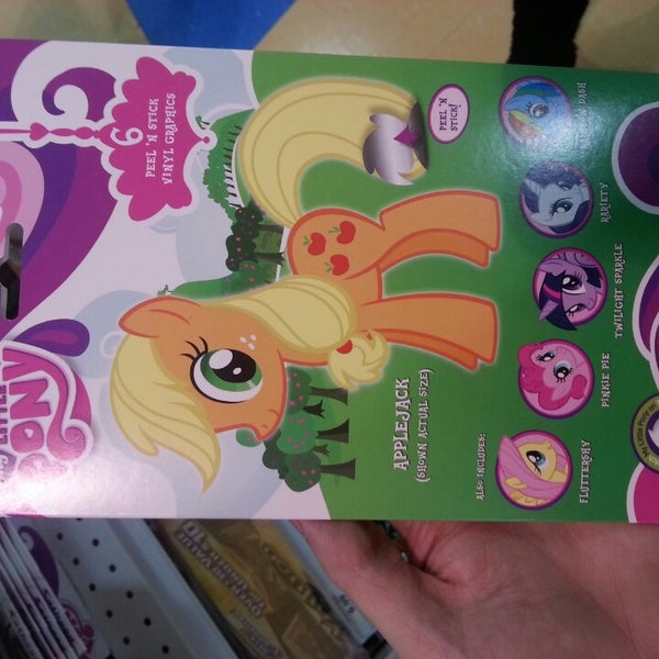 Photo taken at Toys"R"Us by Viktoria F. on 9/1/2013