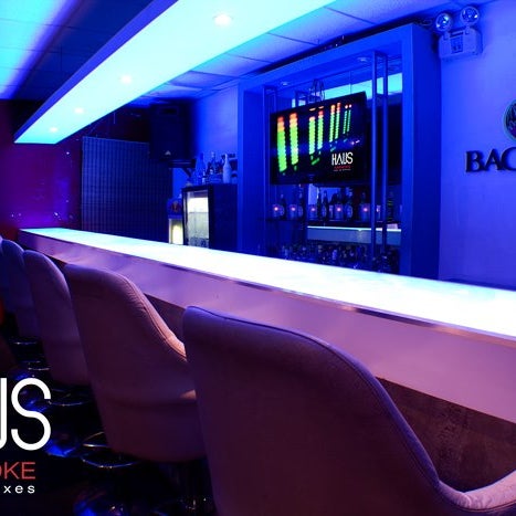 10/18/2013にHaus Karaoke Bar &amp; BoxesがHaus Karaoke Bar &amp; Boxesで撮った写真