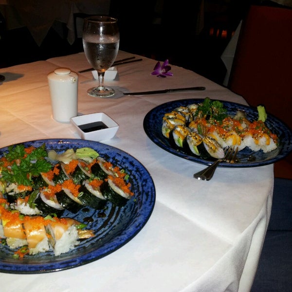 6/30/2013にNicholas H.がTangerine Fusion + Sushi Barで撮った写真