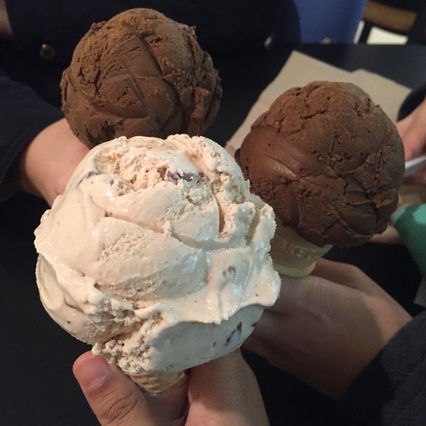 Das Foto wurde bei Hartzell&#39;s Ice Cream von Najwa A. am 12/14/2015 aufgenommen