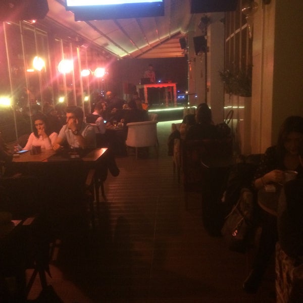Foto diambil di Gippo Cafe &amp; Brasserie oleh Mert Y. pada 1/23/2015