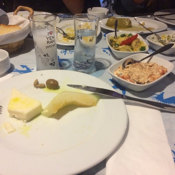 รูปภาพถ่ายที่ ÇimÇim Restaurant โดย Hasan เมื่อ 10/21/2016
