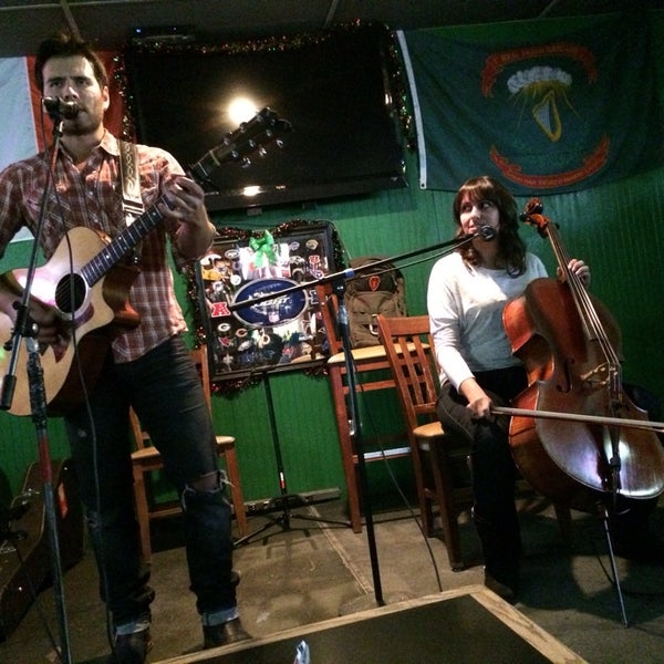 รูปภาพถ่ายที่ Liam&#39;s Irish Pub โดย Jeffrey S. เมื่อ 12/13/2013