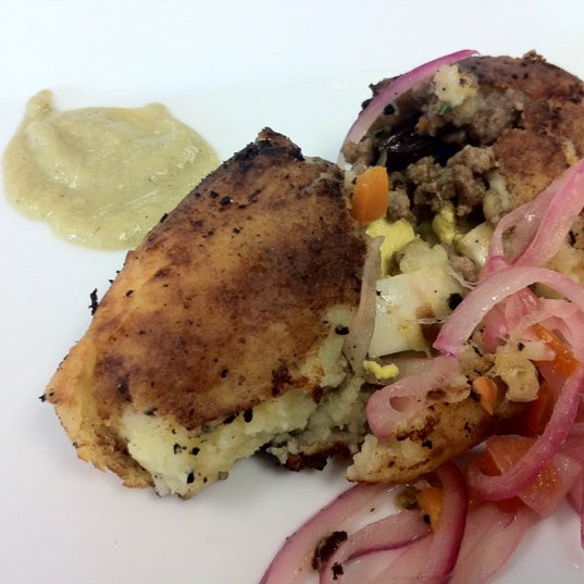 รูปภาพถ่ายที่ Mica&#39;s Peruvian Sandwiches โดย Jeffrey S. เมื่อ 10/27/2012