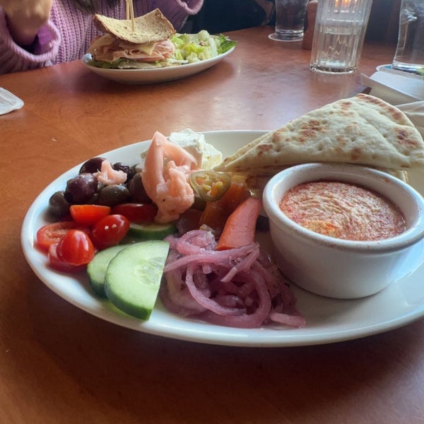 Black Rabbit Bar & Restaurant - McMenamins Edgefield - 20 tips from ...
