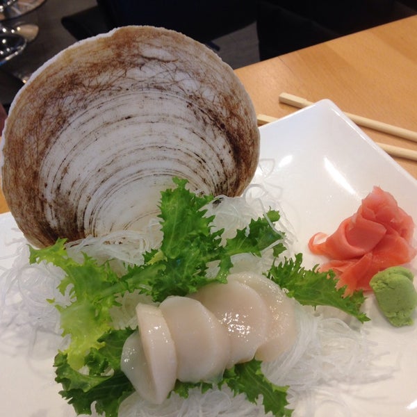 Foto scattata a Mogu Sushi da Gordon Y. il 2/14/2014