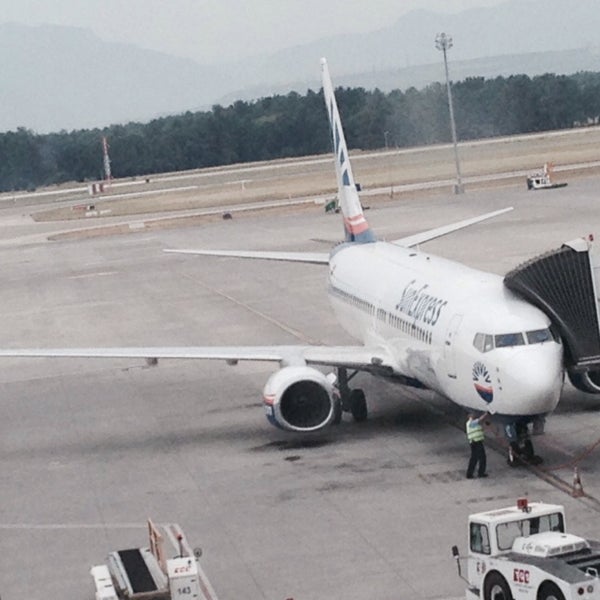 5/9/2015 tarihinde Erdem Ü.ziyaretçi tarafından Antalya Havalimanı (AYT)'de çekilen fotoğraf