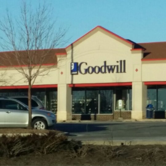 Goodwill Vintage and Thrift Store in Arlington Heights