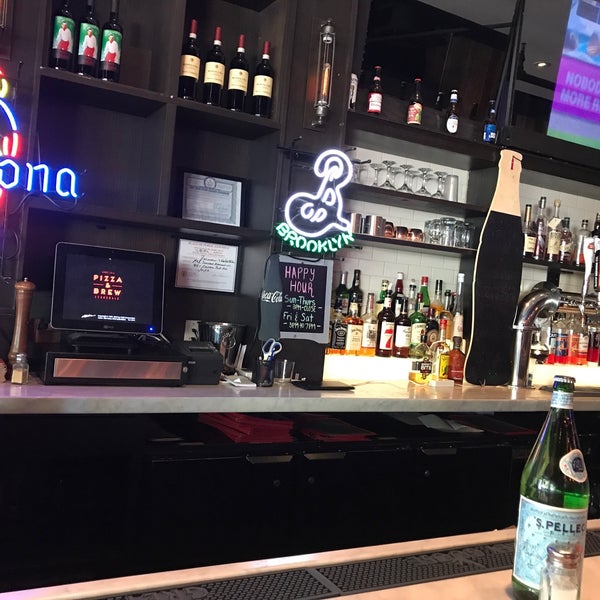 Foto diambil di Pizza &amp; Brew Scarsdale oleh Burcu 👣 pada 9/19/2019