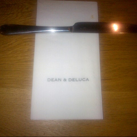 Photo prise au Dean &amp; Deluca par Hal?l B. le10/17/2013