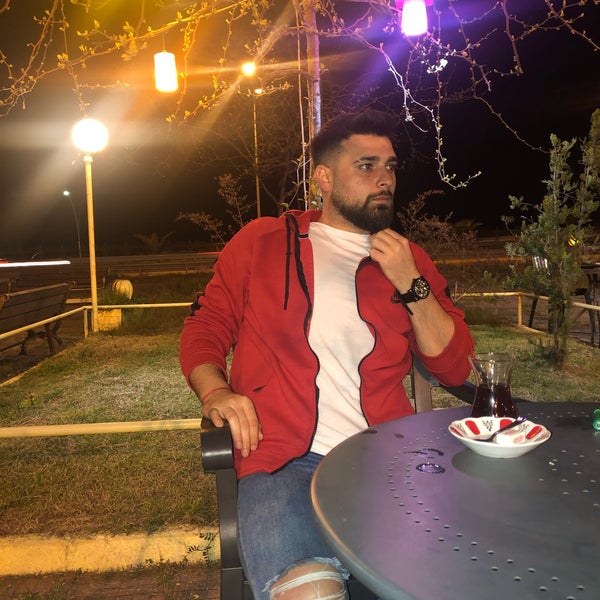 Foto tomada en Poyraz Cafe &amp; Restaurant  por Umut Barış T. el 4/28/2019