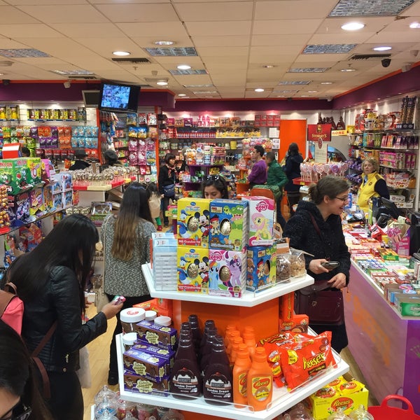 Foto scattata a Kingdom of Sweets da Tatiana il 3/15/2015