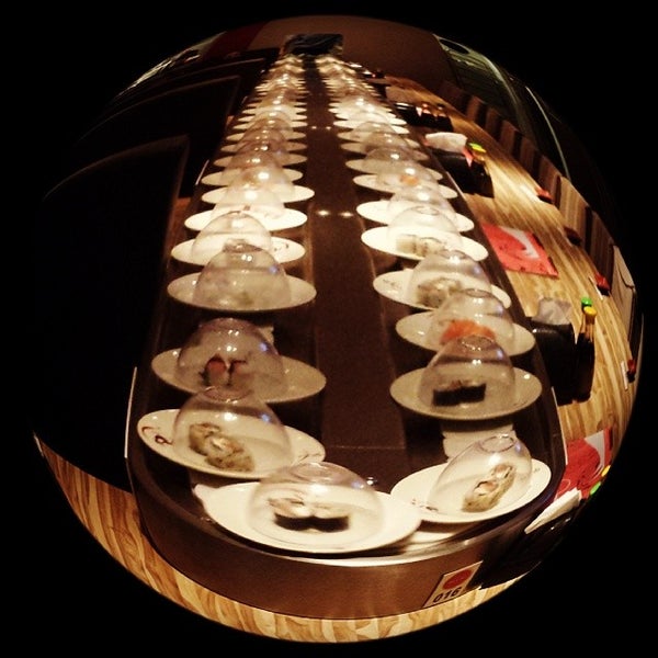 Das Foto wurde bei Keemo, Sushi em Movimento von Ana Q. am 1/19/2014 aufgenommen