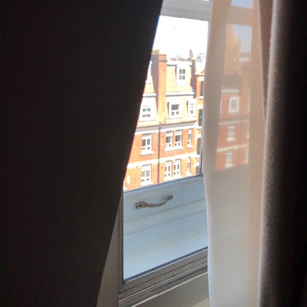 Photo taken at London Marriott Hotel Grosvenor Square by Abdul A. on 6/29/2018