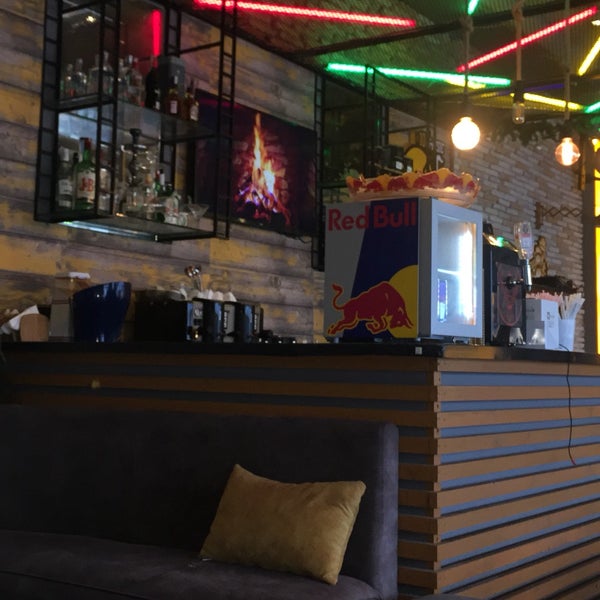 Foto tirada no(a) Barcode Cafe Lounge por Kaptanım em 1/20/2019