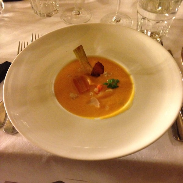 Das Foto wurde bei LA COULEUVRINE (Hôtel - Restaurant) von Suzette V. am 12/7/2013 aufgenommen