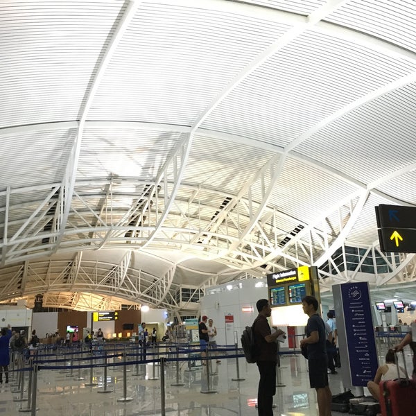 11/26/2015에 emiria님이 응우라라이 공항 (DPS)에서 찍은 사진