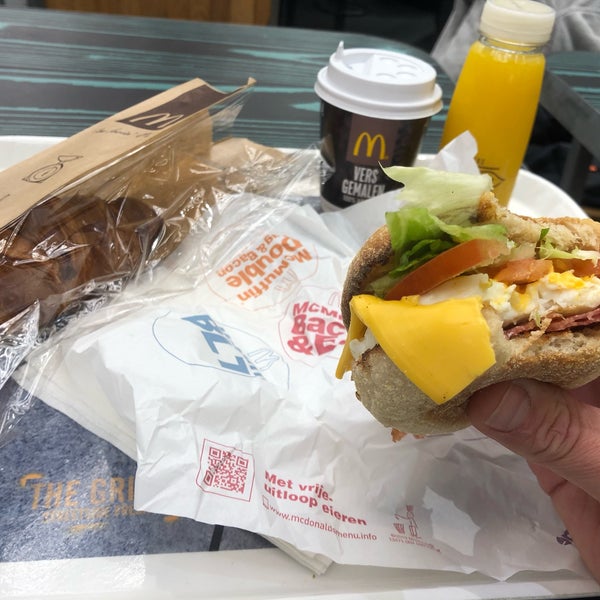 Photo taken at McDonald&#39;s by QUENTIN V. on 4/17/2019