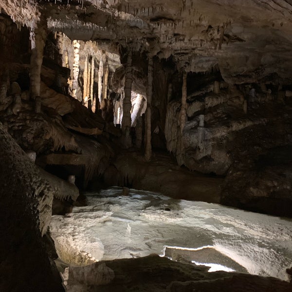 Das Foto wurde bei Le Domaine des Grottes de Han / Het Domein van de Grotten van Han von QUENTIN V. am 7/23/2019 aufgenommen