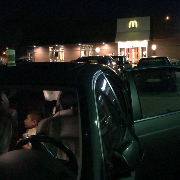Photo taken at McDonald&#39;s by QUENTIN V. on 8/14/2018